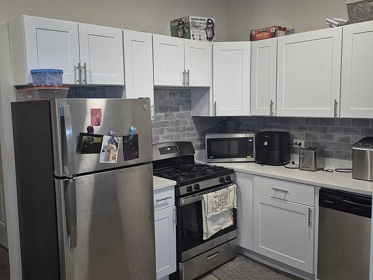 854 W George St #3 — Photo 1