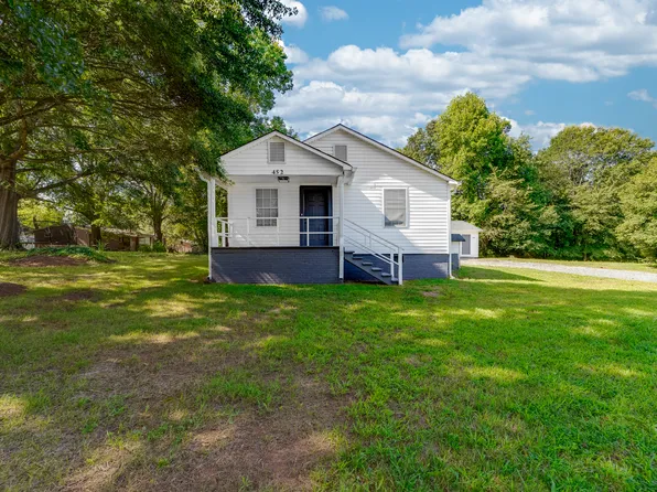 452 13th Ave NE, Hickory, NC 28601