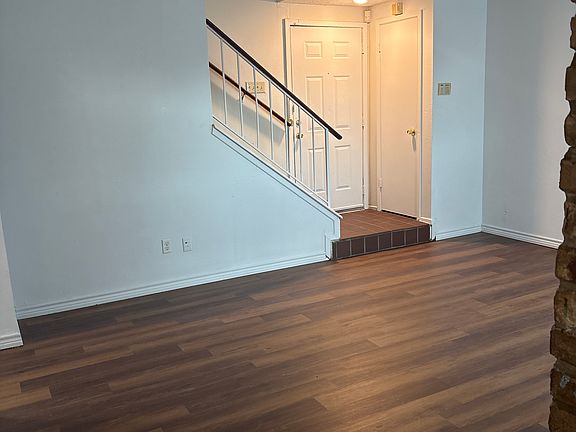5th image of 422 Menlo Park Dr