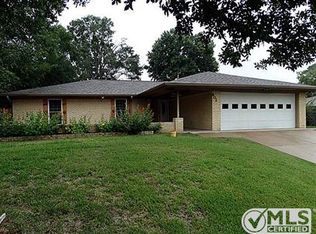 802 Clifford St, Athens, TX 75751