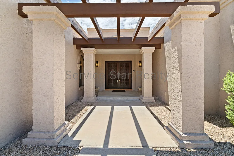 4 bed, 2.5 bath, 3049 sqft, $3,999 — Photo 3