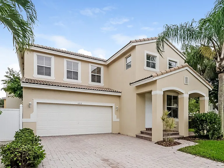 4312 N Magnolia Cir — Photo 4