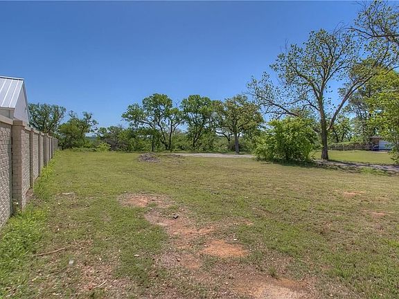 2nd image of 241 Nursery Ln