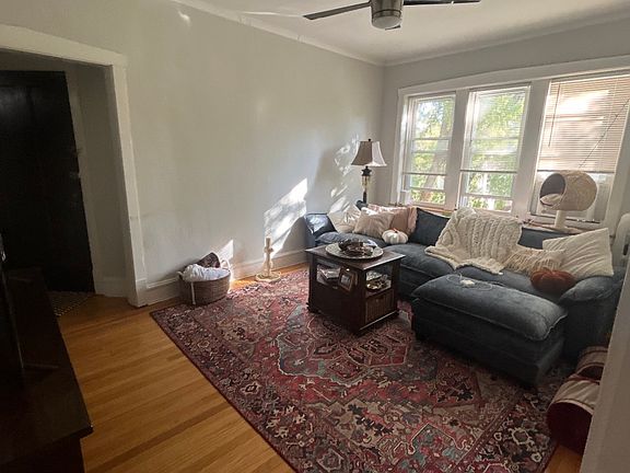 3rd image of 1962 W Argyle St APT 3