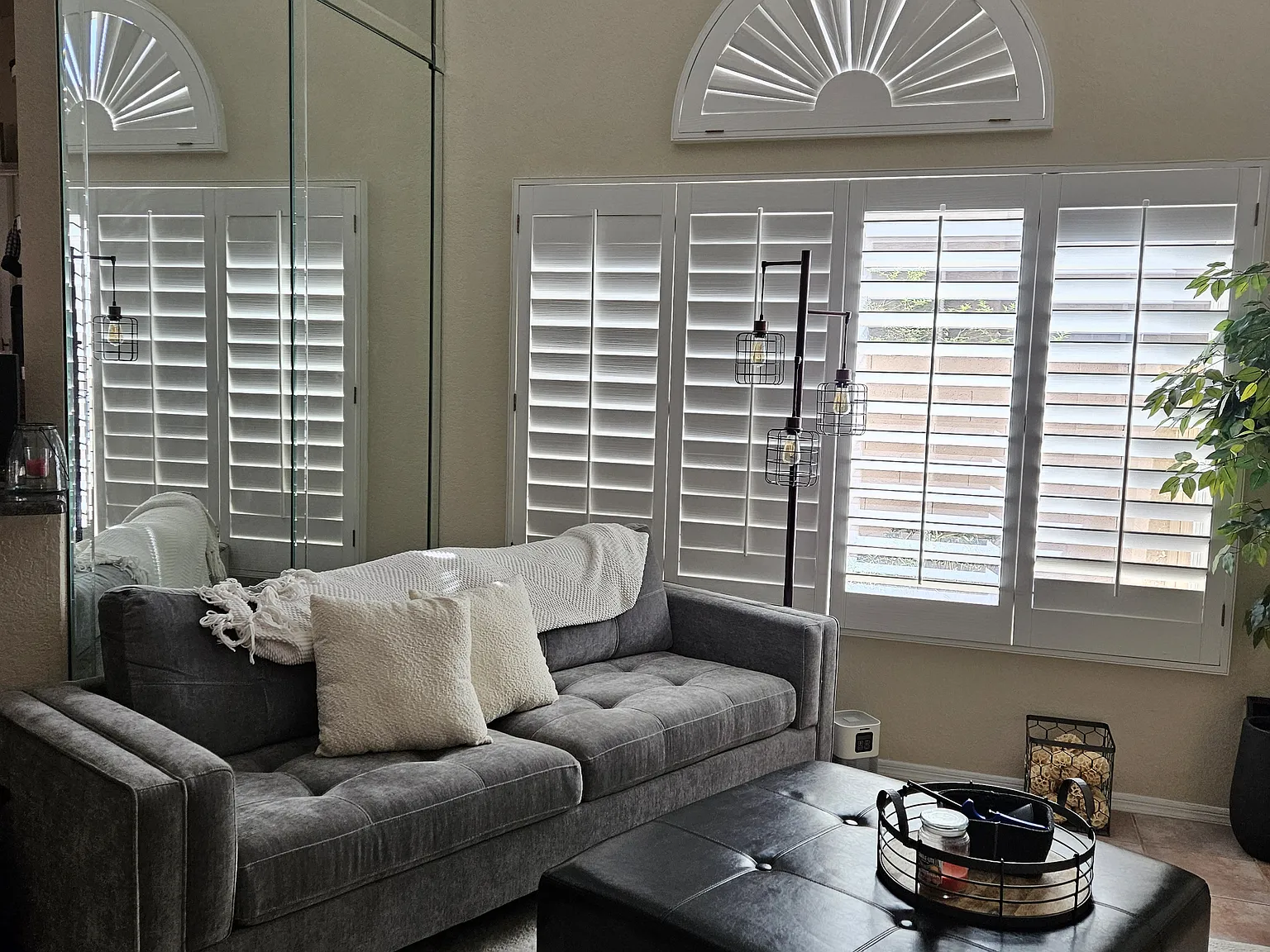 2 bed, 1012 sqft, $3,300 — Photo 2