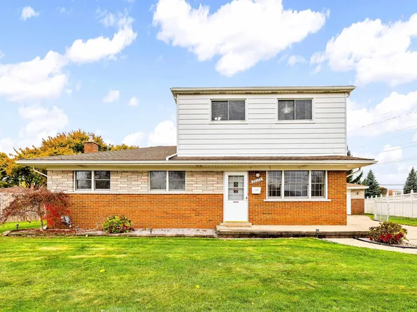 29253 Newport Dr, Warren, MI 48088