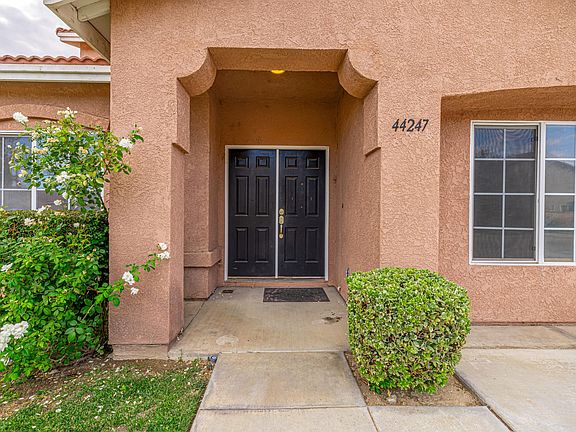 3rd image of 44247 Casa Nova Dr