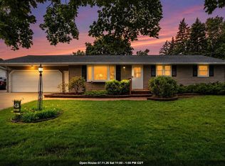 1203 Valley View Rd, Green Bay, WI 54304