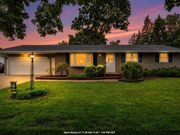 1203 Valley View Rd, Green Bay, WI 54304