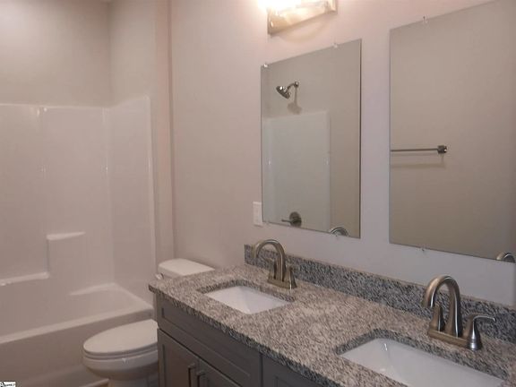 5th image of 504 Greenlea St