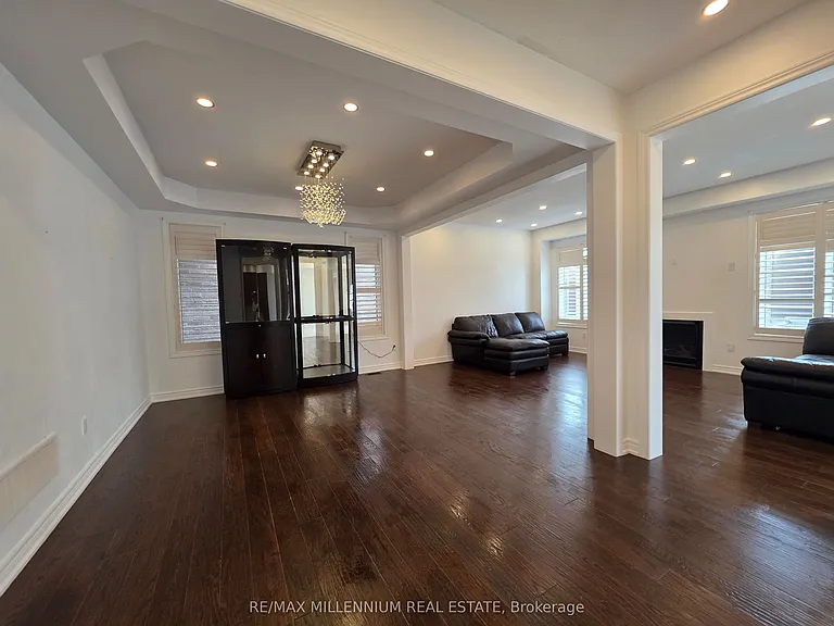 253 Easts Corners Blvd S — Photo 2