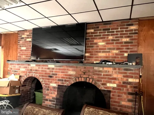 9581 Noble St, Mauricetown, NJ 08329