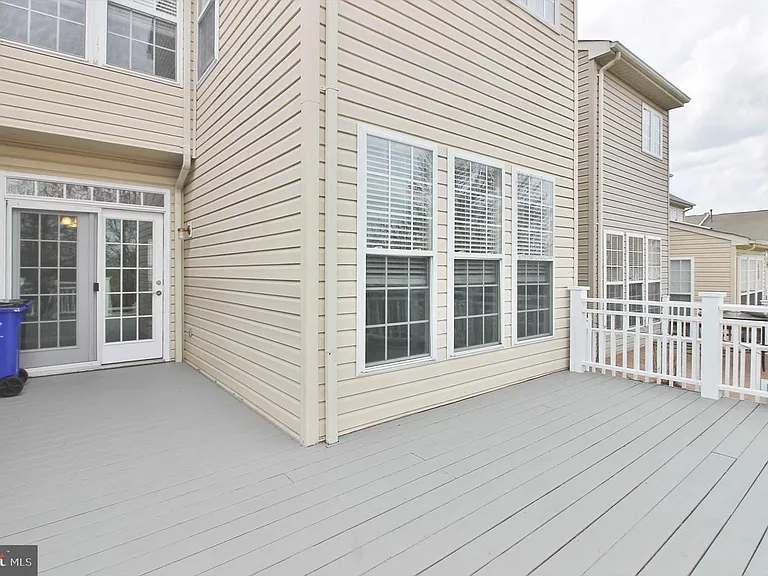 10707 Croydon Ct — Photo 23