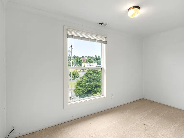 201 E 3rd St #2 — Photo 3
