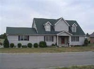 411 N Nicole Ln, Scottsburg, IN 47170