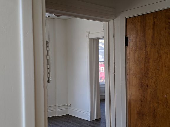 4th image of 121 Hinsdell Pl #2N
