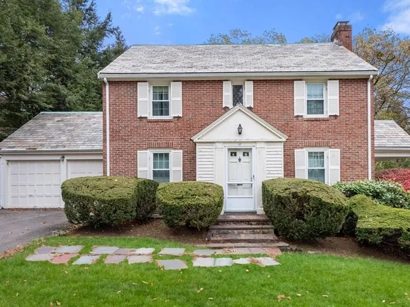 17 Upwey Rd, Wellesley, MA 02481