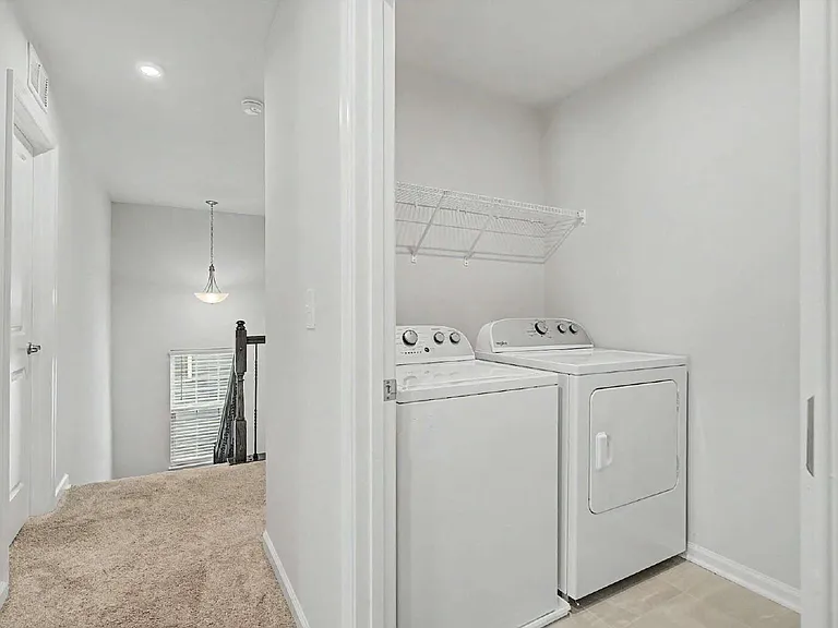 1621 Crimson Leaf Ln — Photo 33