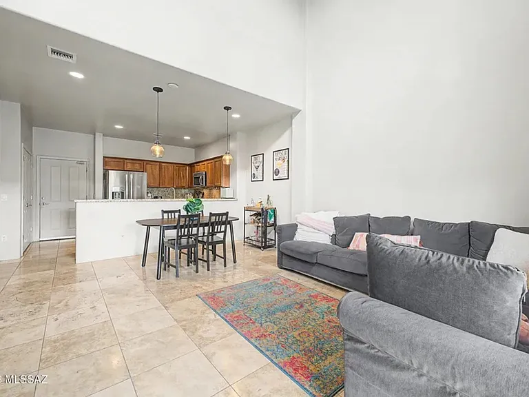 4112 N Thurston Ln #100 — Photo 10