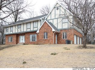 419 Crestwood Dr, Collinsville, IL 62234