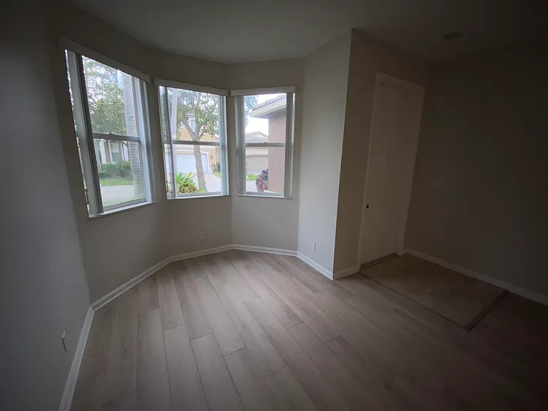 1215 Rosegate Blvd — Photo 6