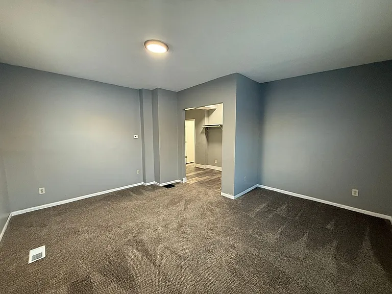 2110 Lyndale Ave N — Photo 7
