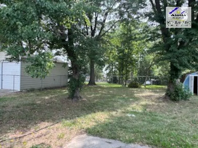 6263 Lake Trail Dr — Photo 33