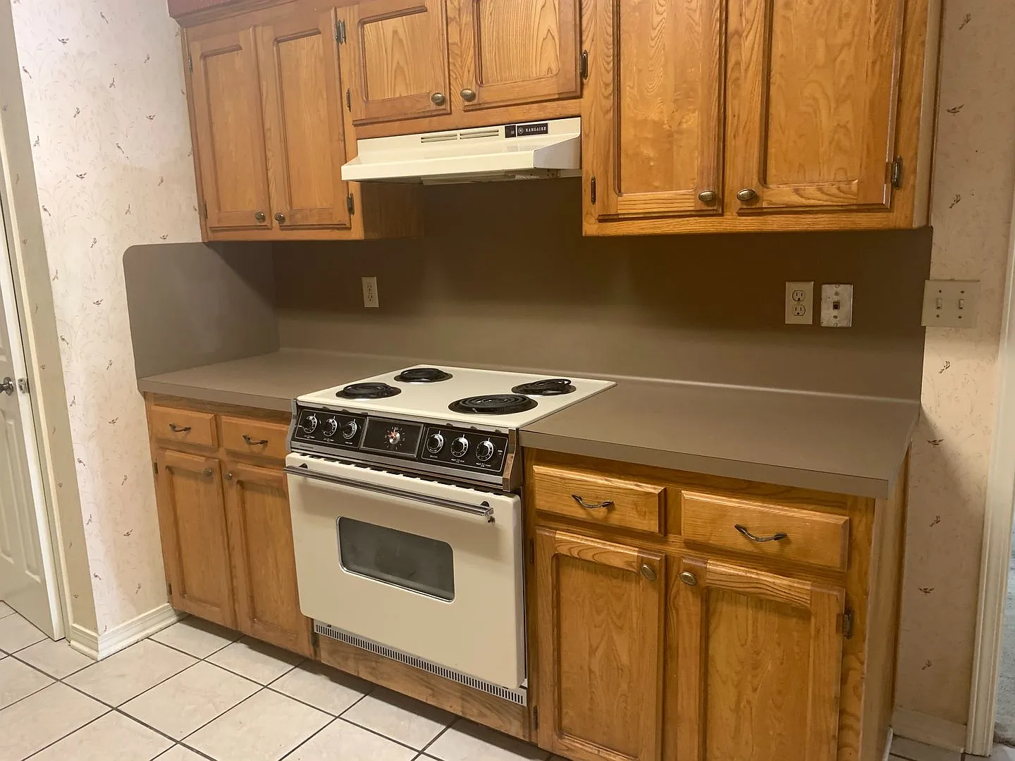 AM 5240-36 Berryville — Photo 4
