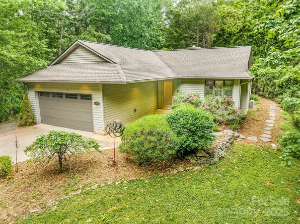 30 Robin Ln, Asheville, NC 28806