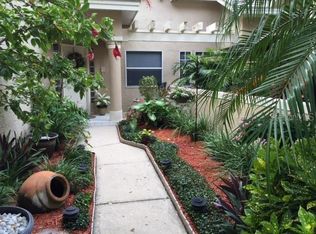 5081 White Pine Cir NE, Saint Petersburg, FL 33703