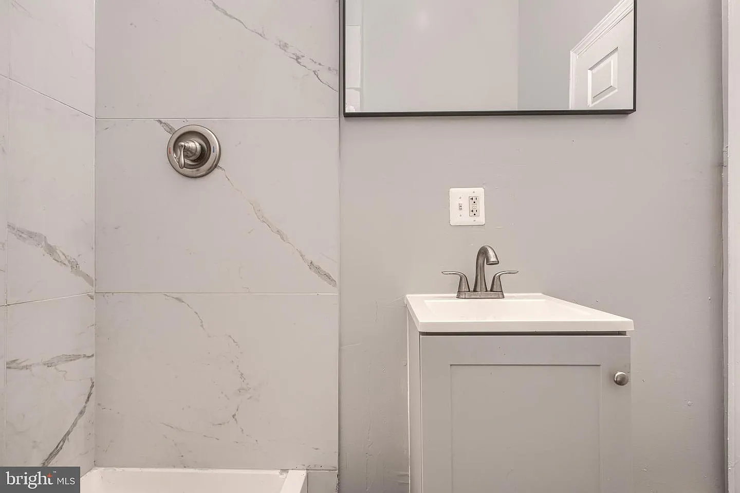 2 bed, 800 sqft, $1,600 — Photo 4
