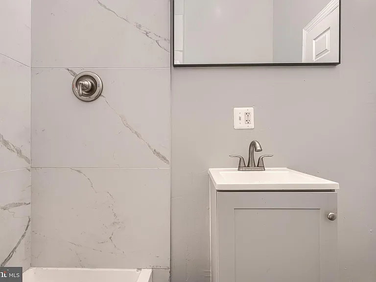 1524 Madison Ave #1 — Photo 4