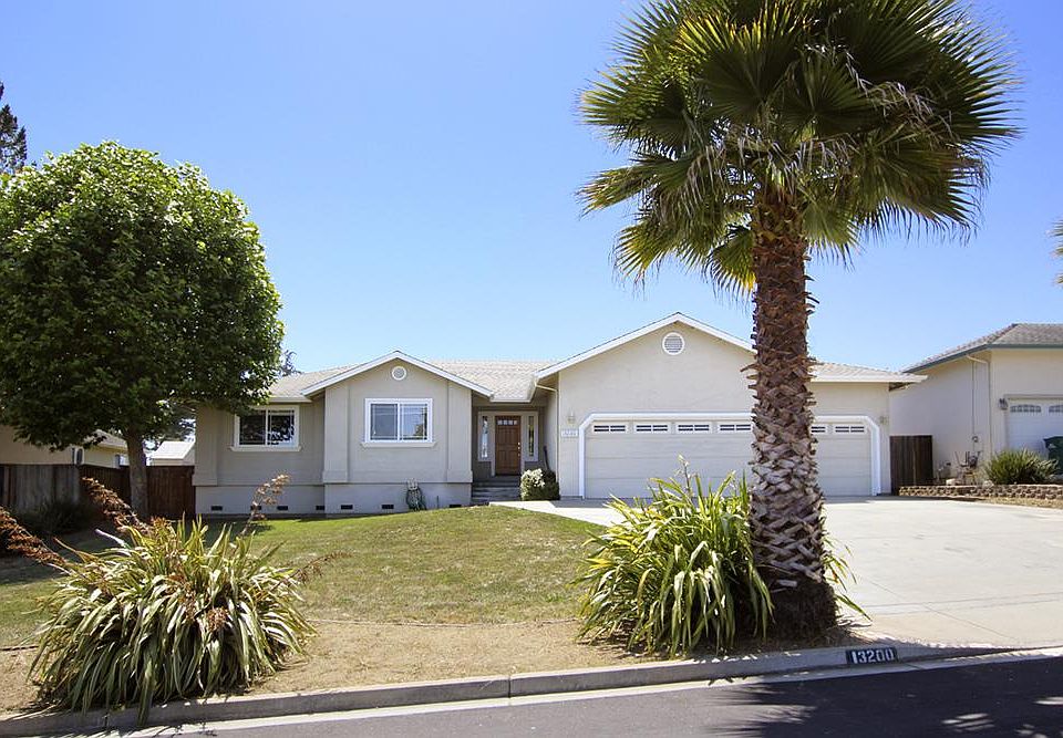 1st image of 13200 Heritage Cir