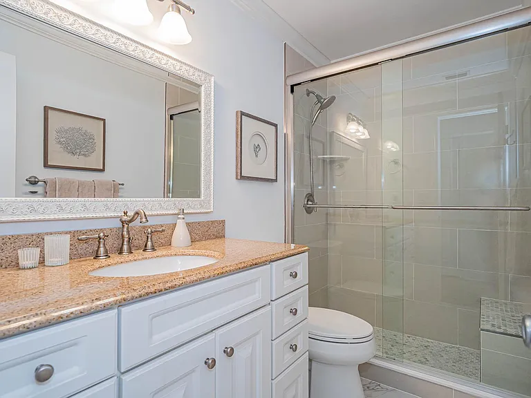 20 Pine Arbor Ln #202 — Photo 7