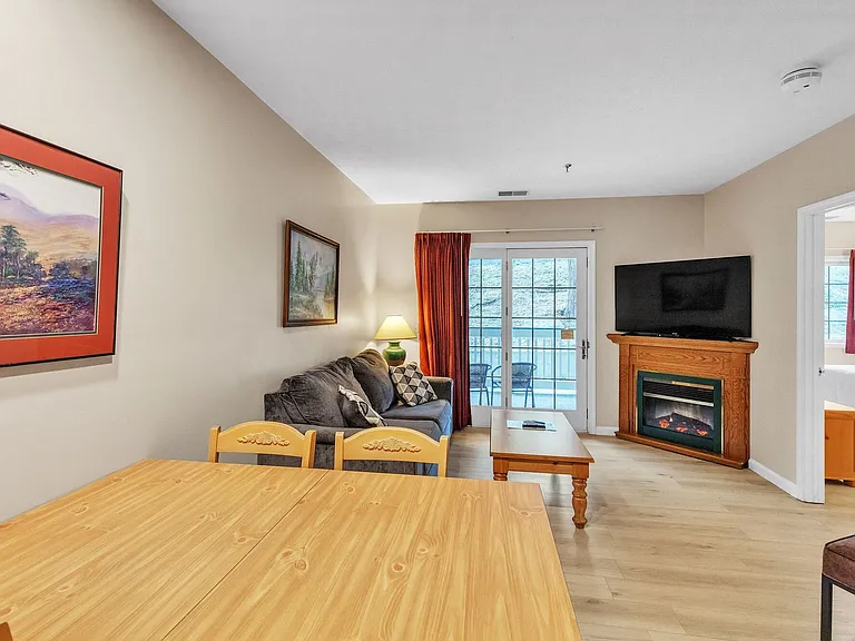 201 N Van Buren St #206 — Photo 3