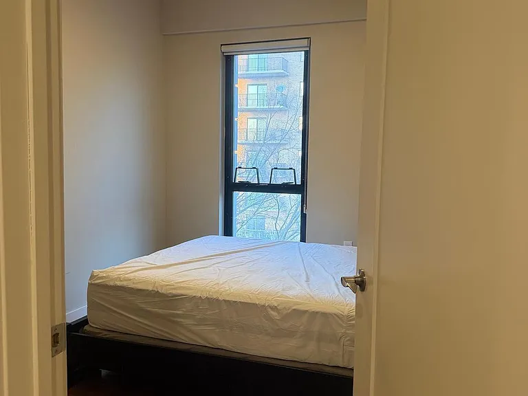 1320 Fenwick Ln #700 — Photo 22