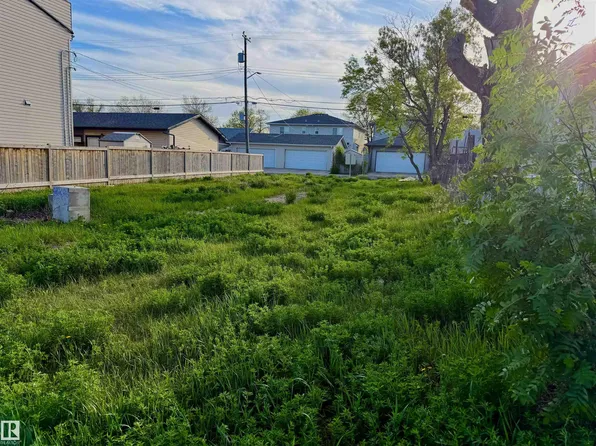 11640 80th St NW, Edmonton, AB T5B 2N2