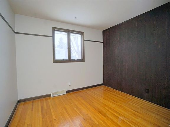 5th image of 25 Lehigh Ct