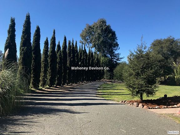 2nd image of 2381 Magnolia Ave