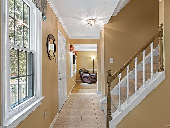 3rd image of 9622 Rainbrook Dr