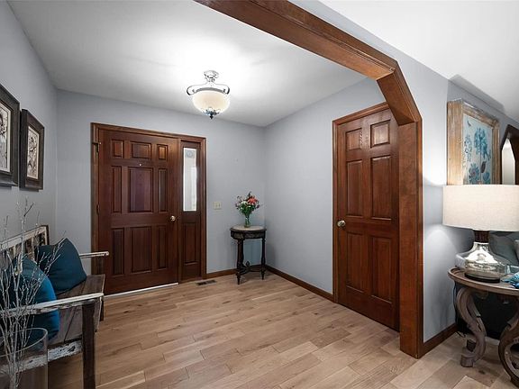 2nd image of 14 Fox Moor Ct