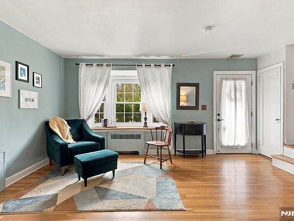 4th image of 32 Stanley Avenue