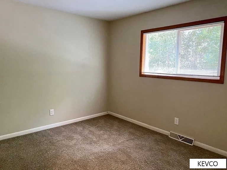 308 Briarwood Rd — Photo 9