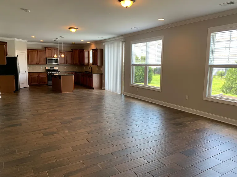 2709 Scarecrow Way — Photo 9