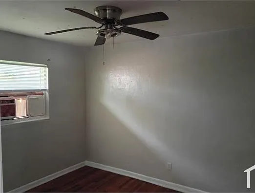 140 W Palmer Ave — Photo 2