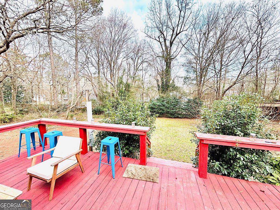 2nd image of 114 Greenbrier Way