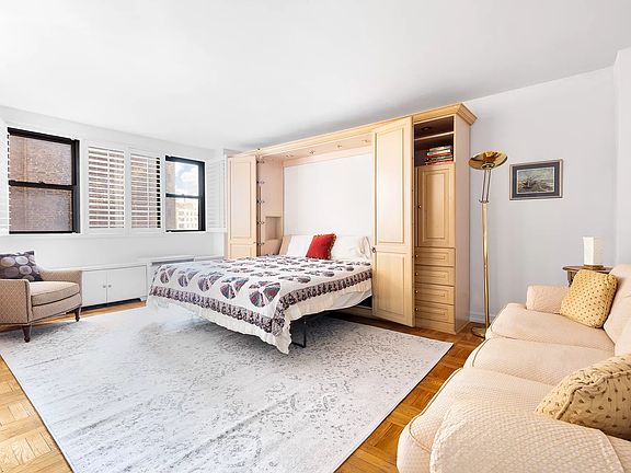 3rd image of 315 E 72nd St APT 10F