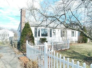 3 Centerwood Dr, Agawam, MA 01001