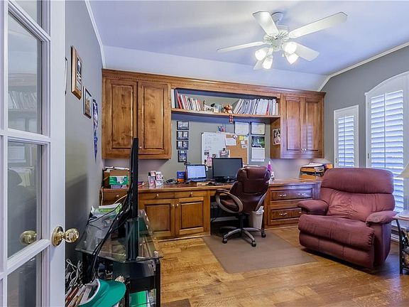 3rd image of 1409 Pebble Creek Dr