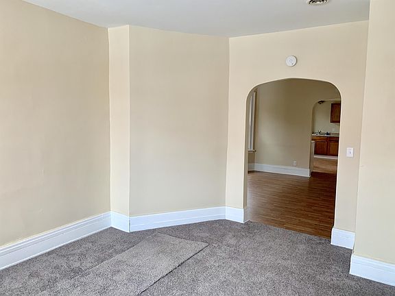 3rd image of 506 Niagara St #2